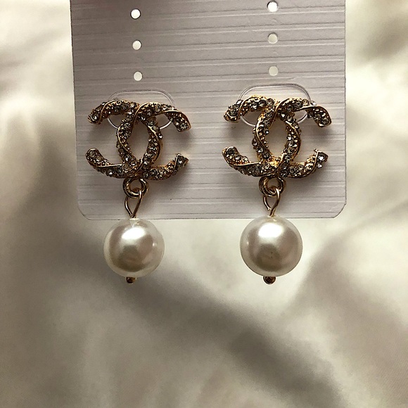 🤍 Gold Diamond Pearl Drop Fashion Earrings 🤍